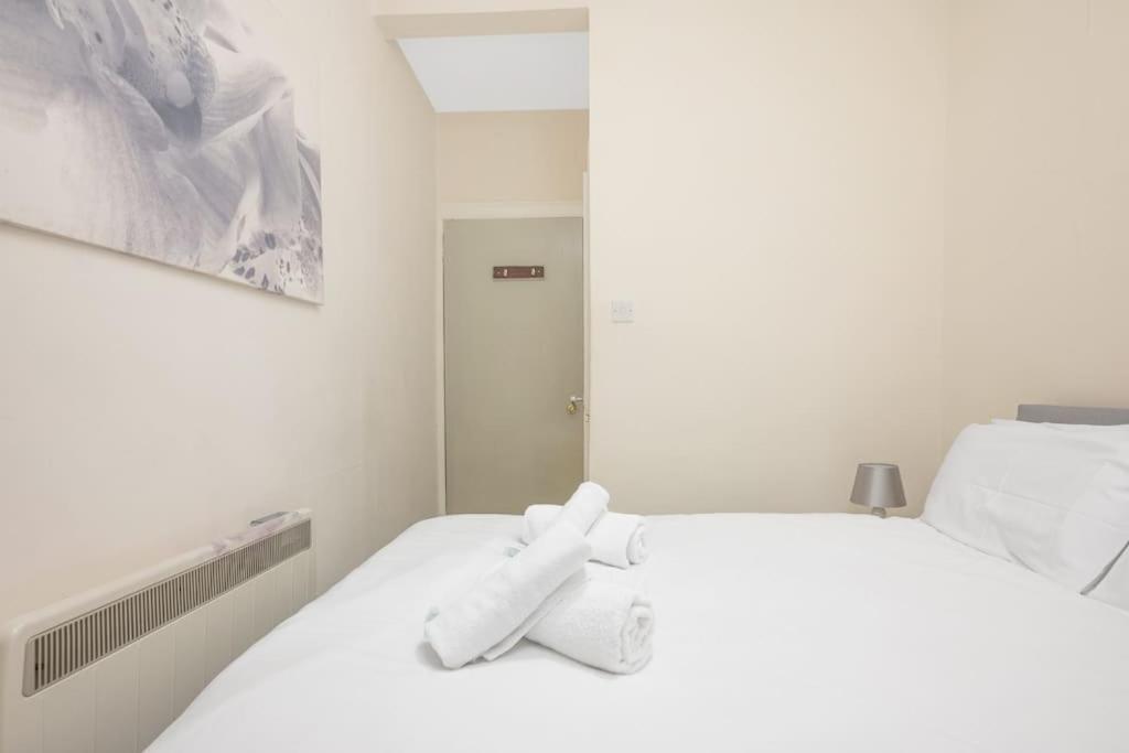 Two Bedroom Apartment-Central Edinburgh-Old Town-Licensed Esterno foto