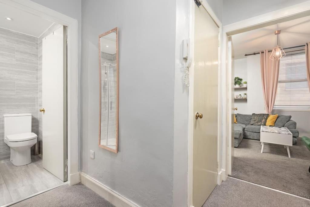 Two Bedroom Apartment-Central Edinburgh-Old Town-Licensed Esterno foto