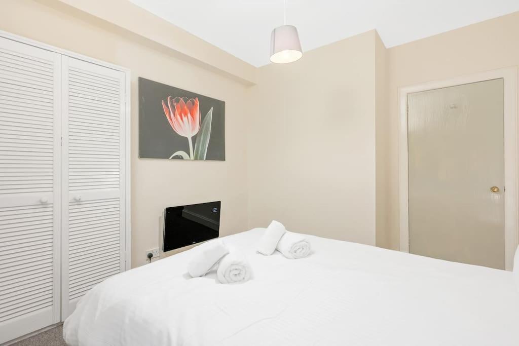 Two Bedroom Apartment-Central Edinburgh-Old Town-Licensed Esterno foto