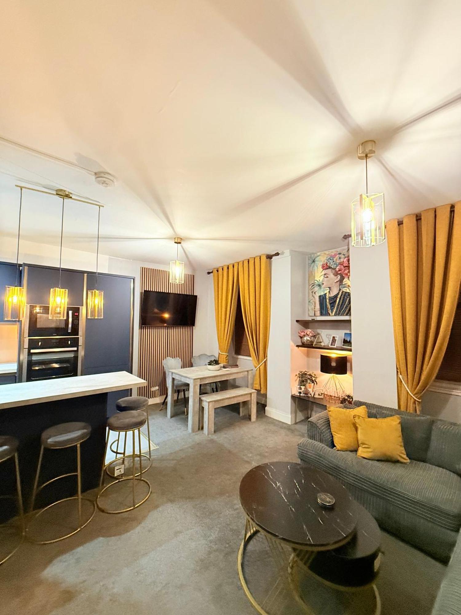Two Bedroom Apartment-Central Edinburgh-Old Town-Licensed Esterno foto