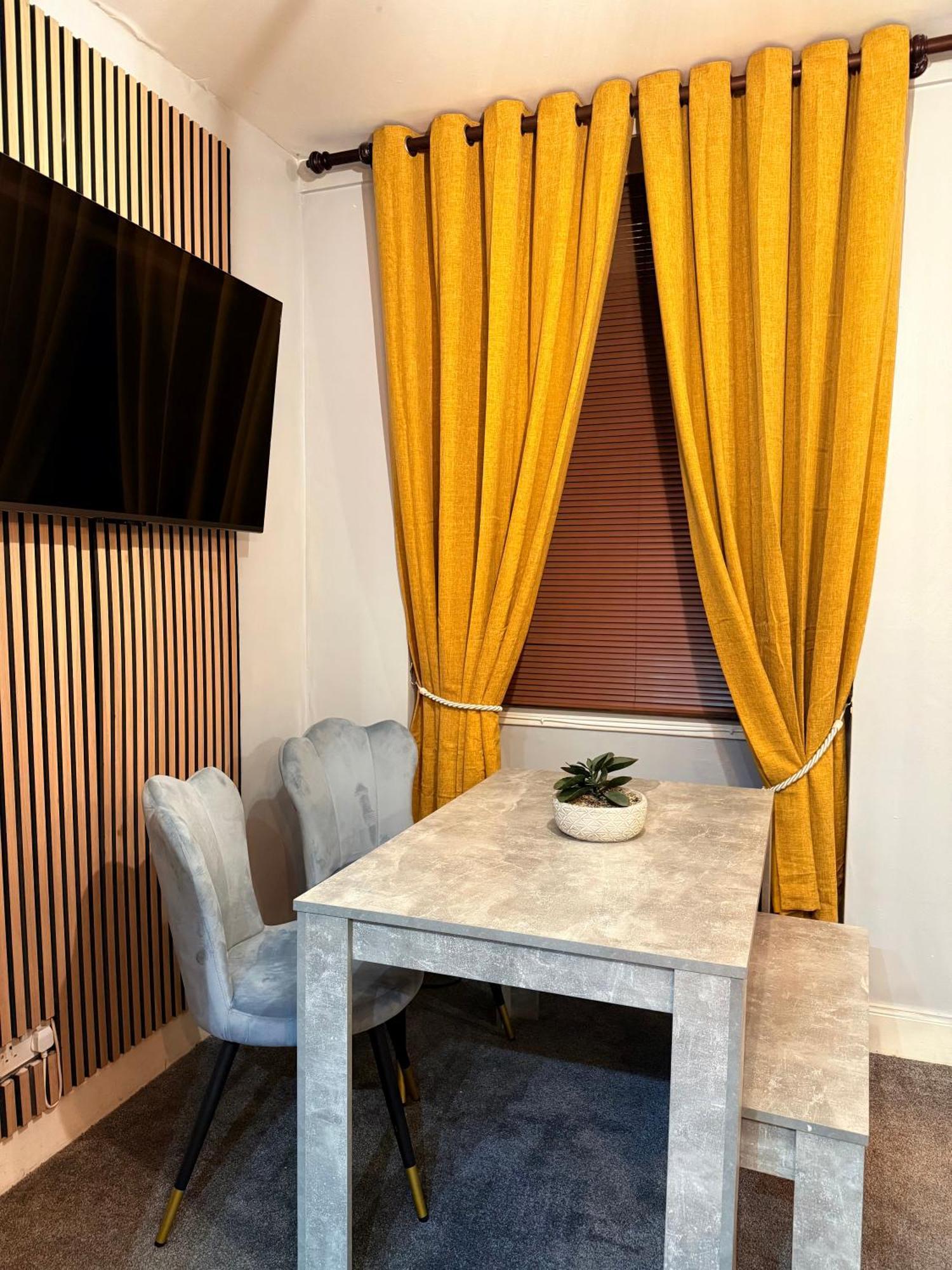 Two Bedroom Apartment-Central Edinburgh-Old Town-Licensed Esterno foto